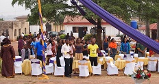 Crowd at the making of kings